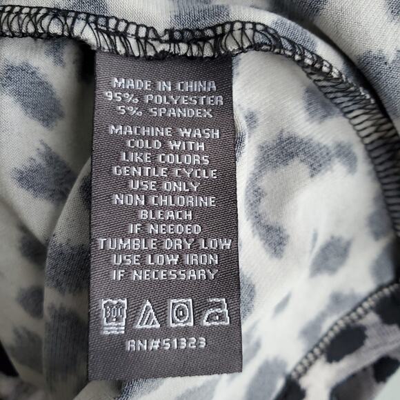 Vince Camuto Gray Animal Print Jersey Knit Wrap Top M Bodycon Modern Sexy Career - Picture 3 of 10